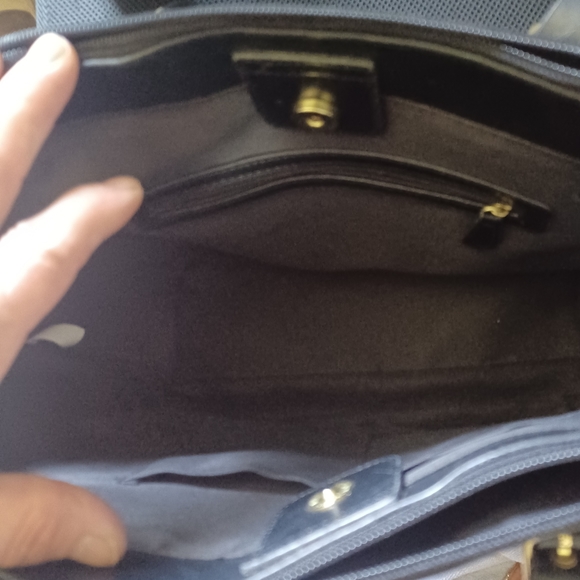 Black Croc Embossed Shoulder Tote Bag - Picture 11 of 12